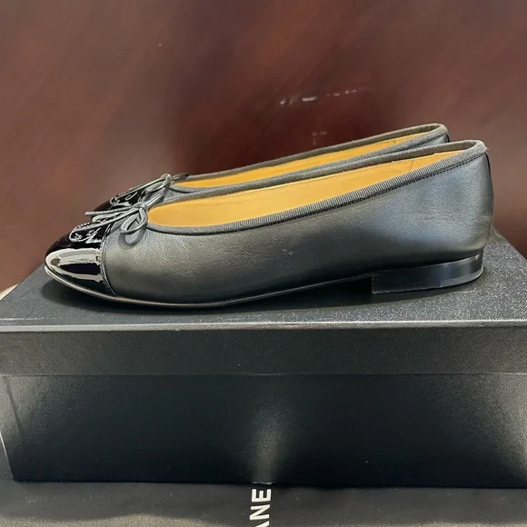 SOLD! Chanel Lambskin Ballet Flats - Picture 7 of 15